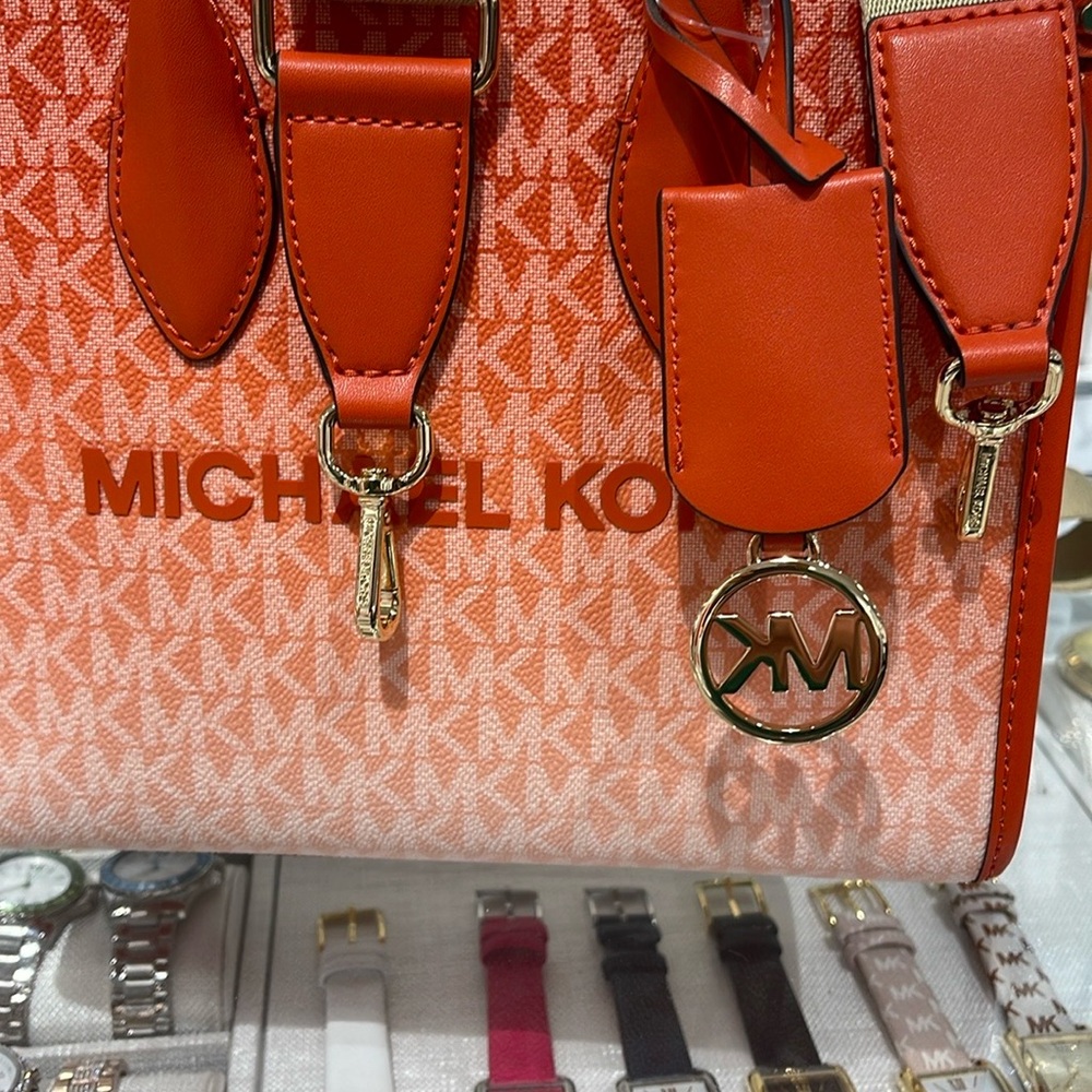 Michael Kors Mirella Small Ombré Signature Logo Crossbody XBODY Shopper Bag
NWt - Picture 4 of 16